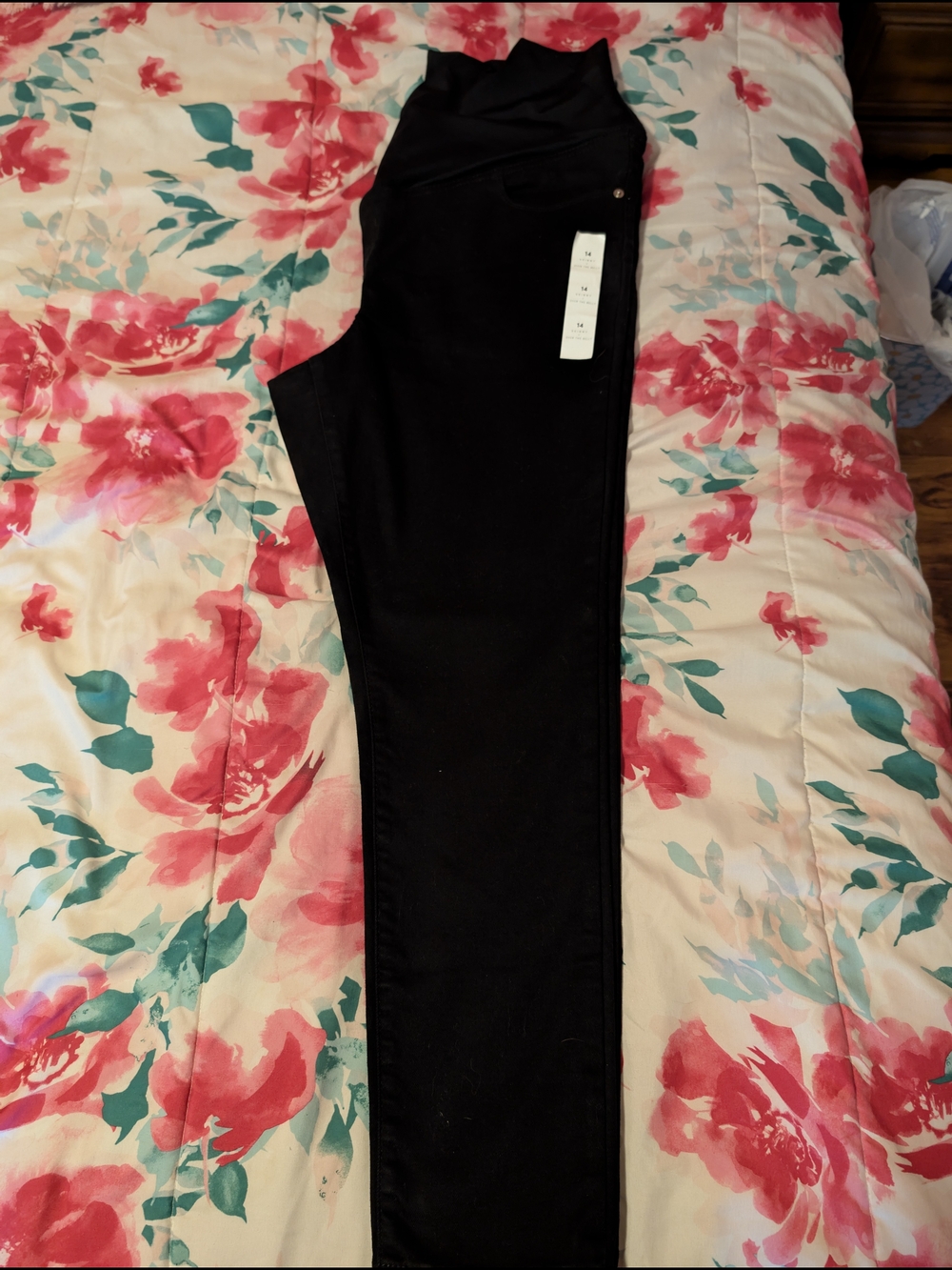 NWT Isabel Maternity by Ingrid & Isabel Black Skinny Maternity Pants